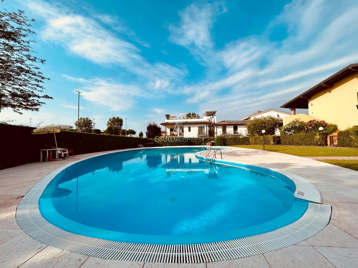 Artemide Apartment - A Soli 150M Dal Lago Di Garda Sirmione Buitenkant foto