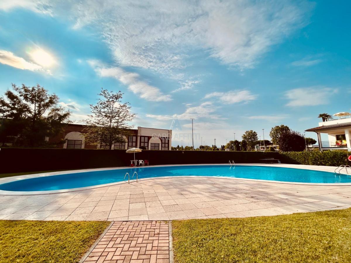 Artemide Apartment - A Soli 150M Dal Lago Di Garda Sirmione Buitenkant foto
