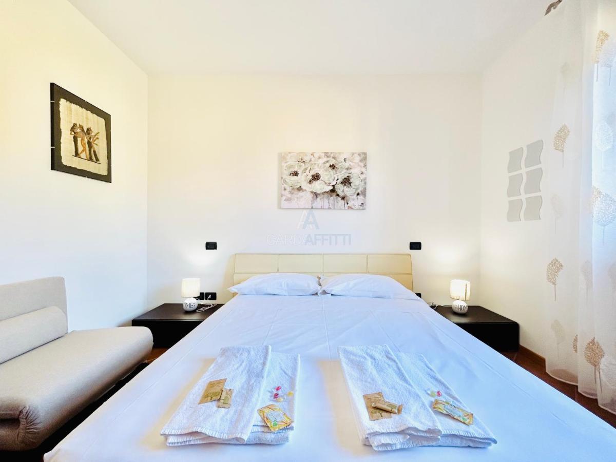 Artemide Apartment - A Soli 150M Dal Lago Di Garda Sirmione Buitenkant foto