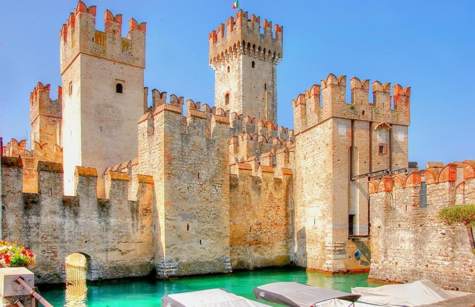 Artemide Apartment - A Soli 150M Dal Lago Di Garda Sirmione Buitenkant foto
