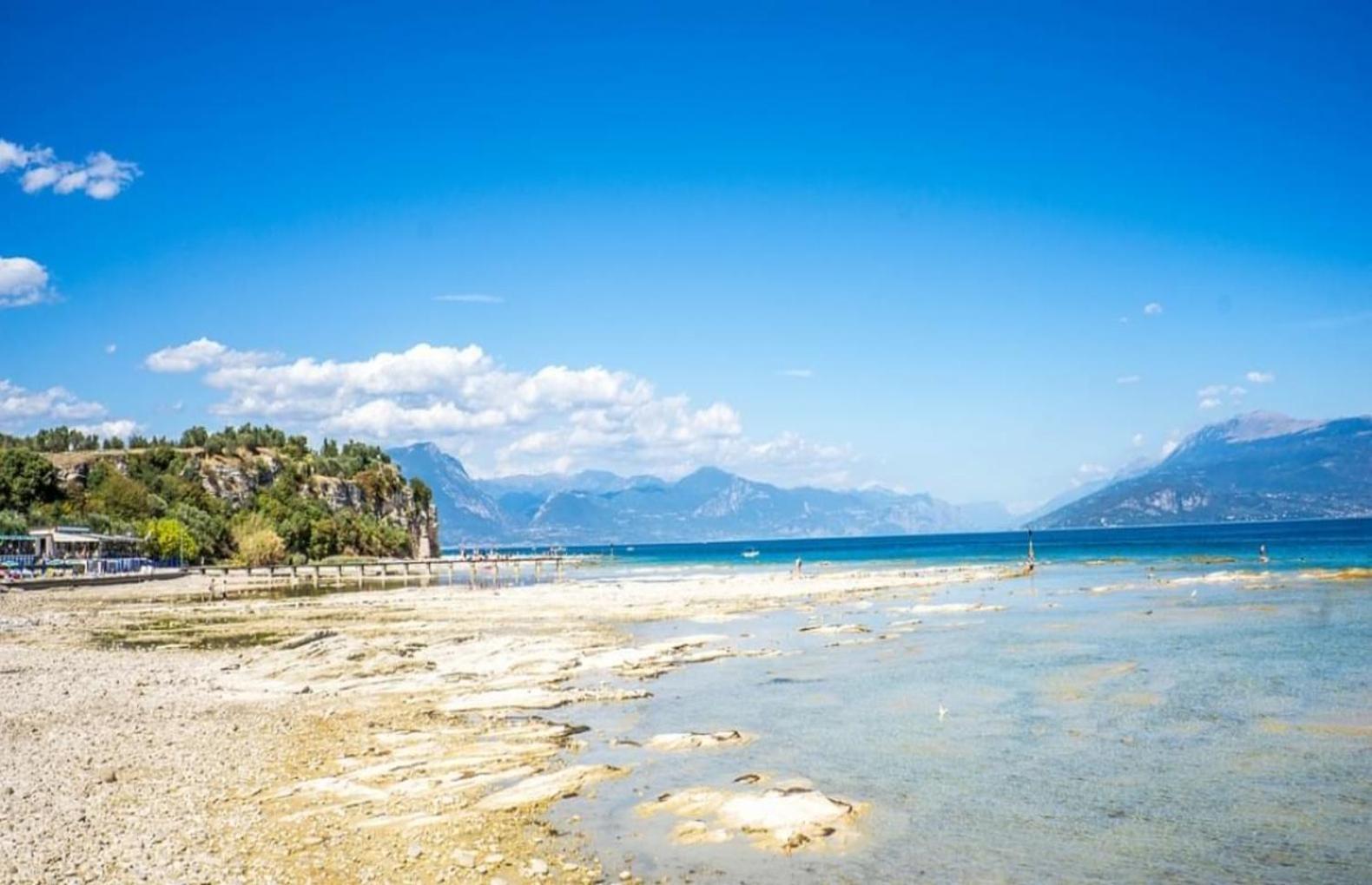 Artemide Apartment - A Soli 150M Dal Lago Di Garda Sirmione Buitenkant foto