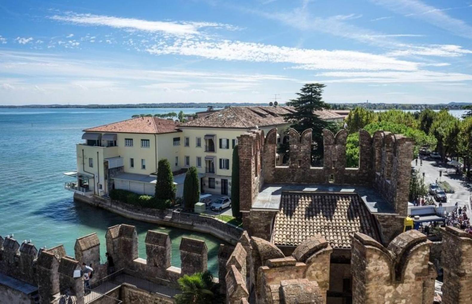 Artemide Apartment - A Soli 150M Dal Lago Di Garda Sirmione Buitenkant foto