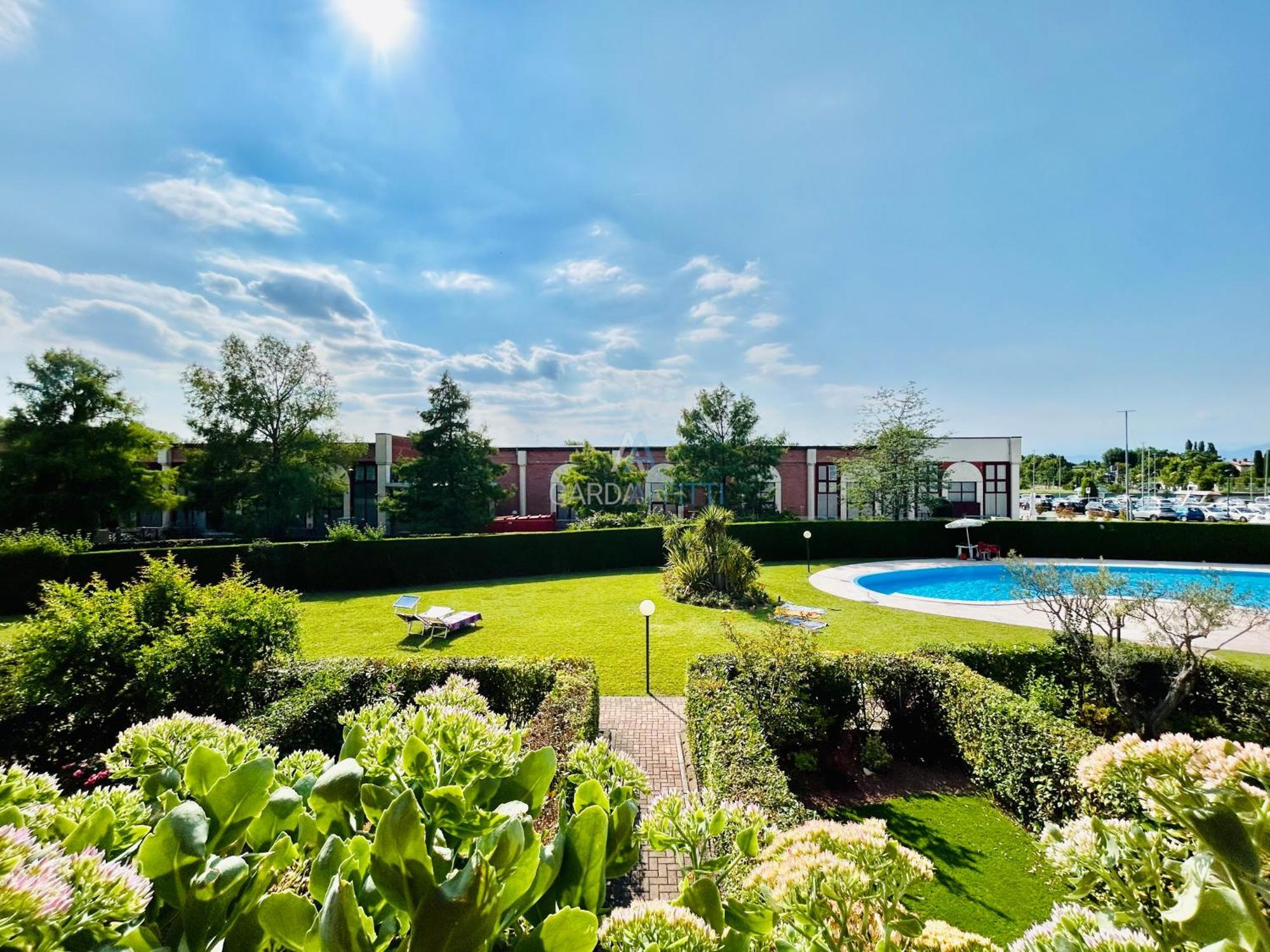 Artemide Apartment - A Soli 150M Dal Lago Di Garda Sirmione Buitenkant foto