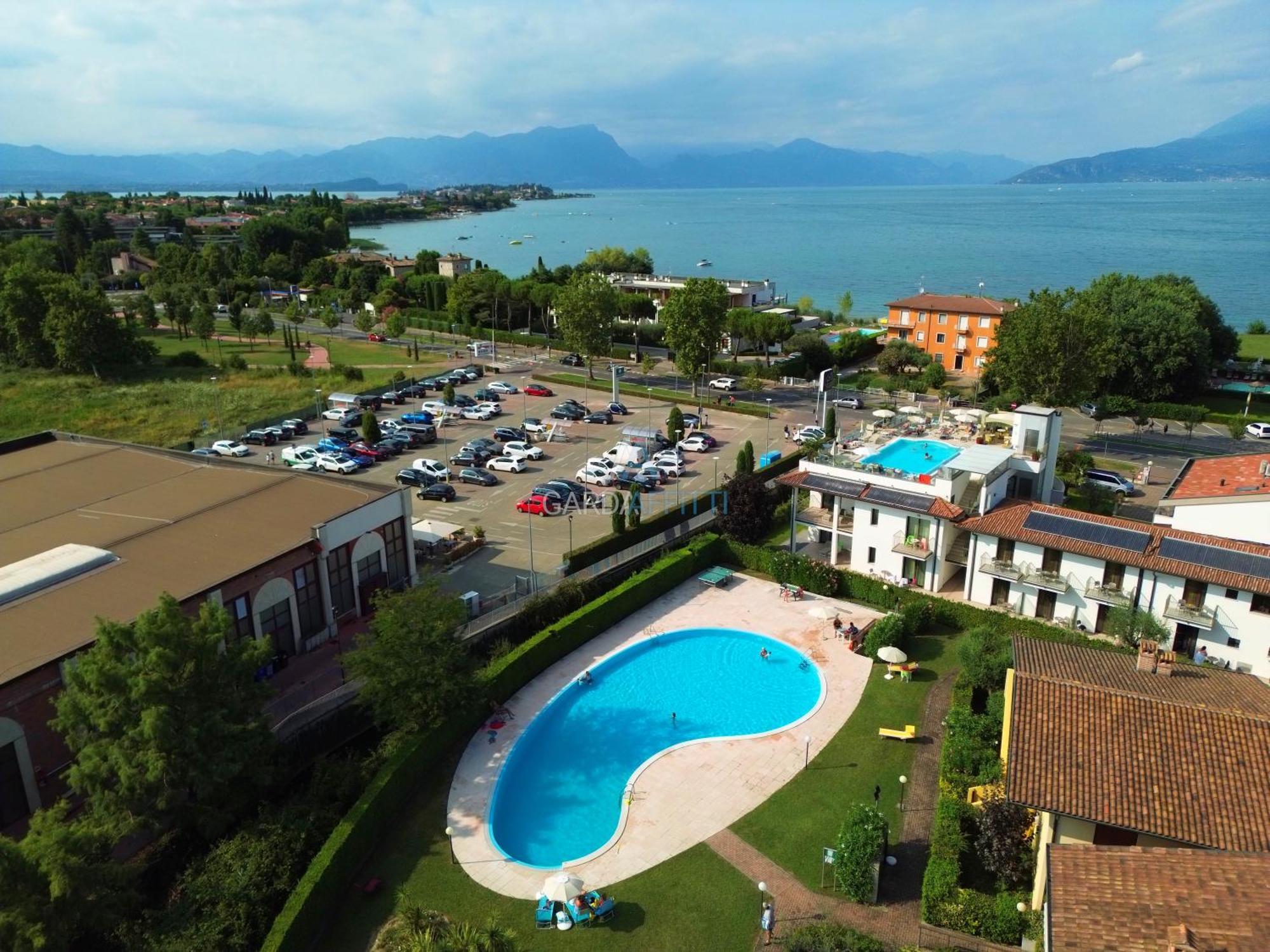 Artemide Apartment - A Soli 150M Dal Lago Di Garda Sirmione Buitenkant foto